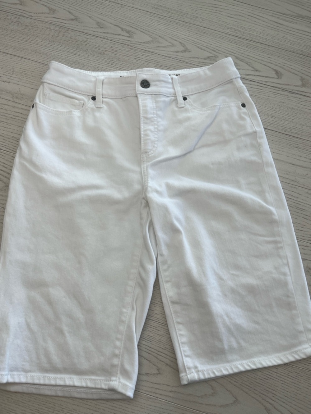 Chico’s So Slimming Girlfriend Short